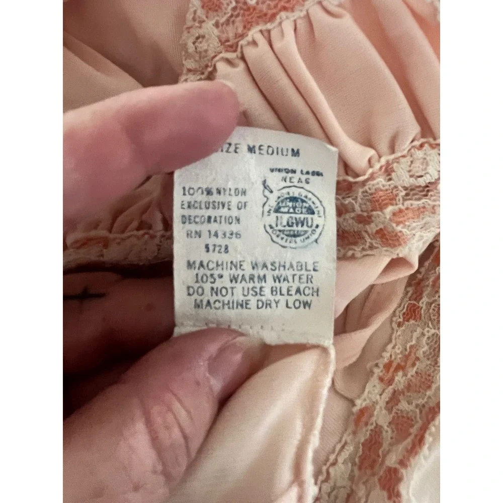 Vintage long peach nightgown lace ruched‎ front size M